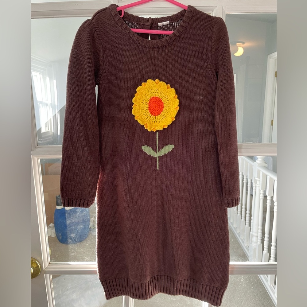 Like new Gymboree sweater dress. Size: 8/10. Worn just once.